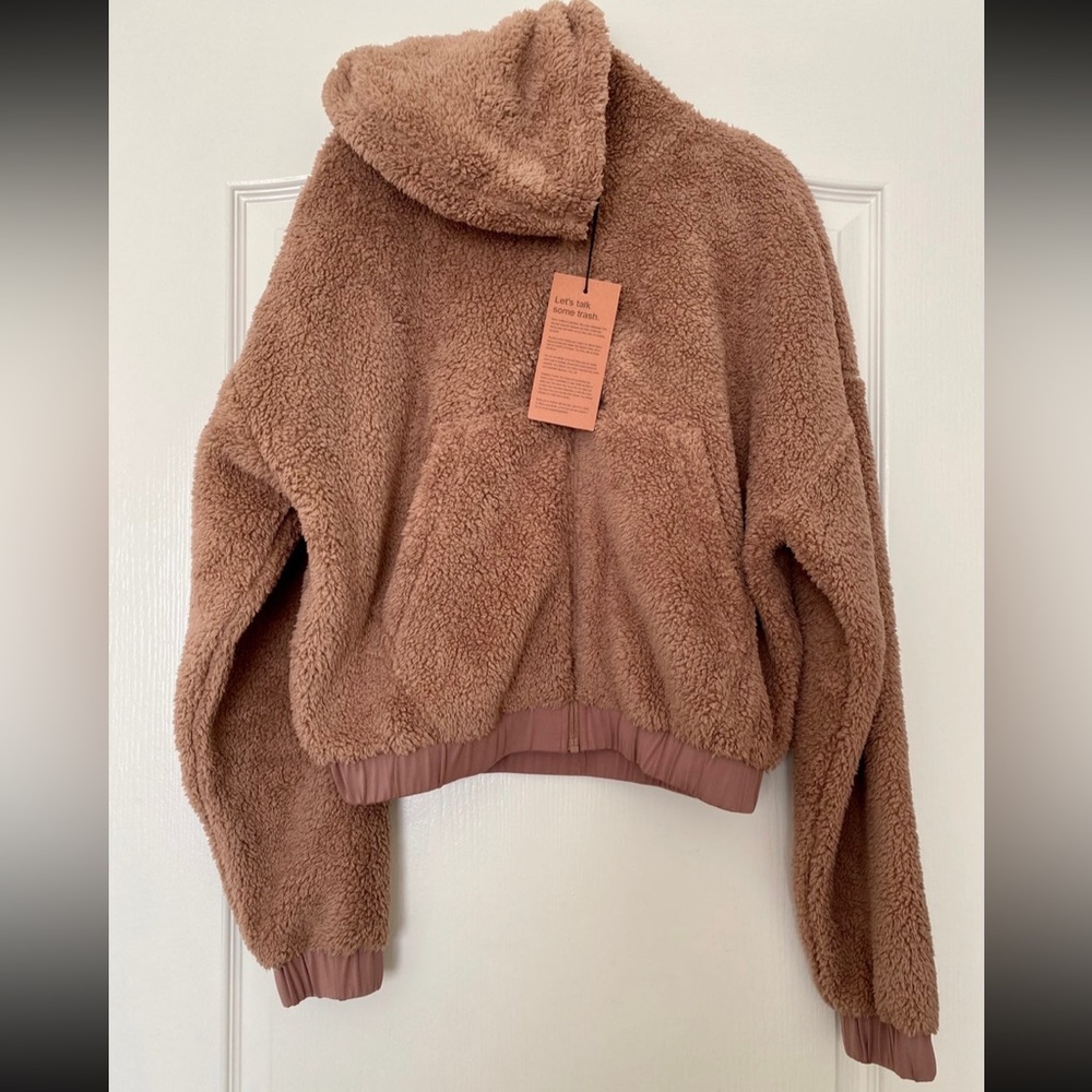 Like new - girlfriend collective recycled fleece bomber